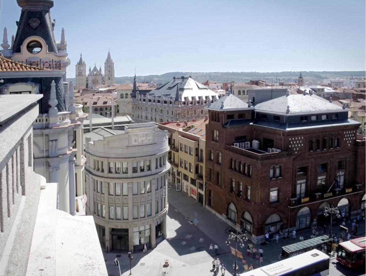 Отель Occidental Leon Alfonso V Экстерьер фото